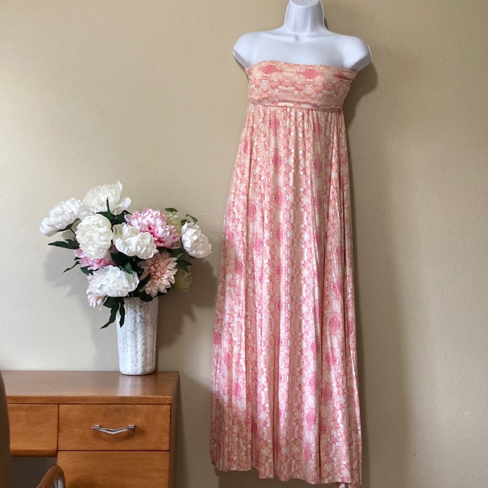 Victory Secret super soft strapless dress
